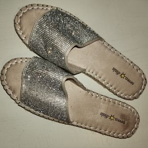 Size 10 blingy shiny slides Seven Dial